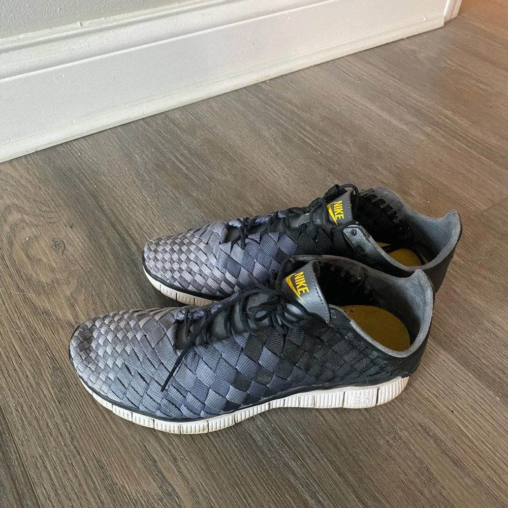 Nike Free Inneva Woven Men’s Sneakers Grey Black Yellow Swoosh Size 10 - Picture 2 of 2